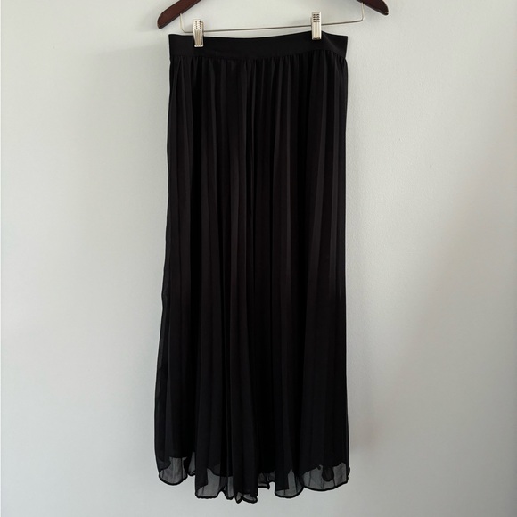 Fashion Nova | Pleated Skirt Set - Picture 6 of 7